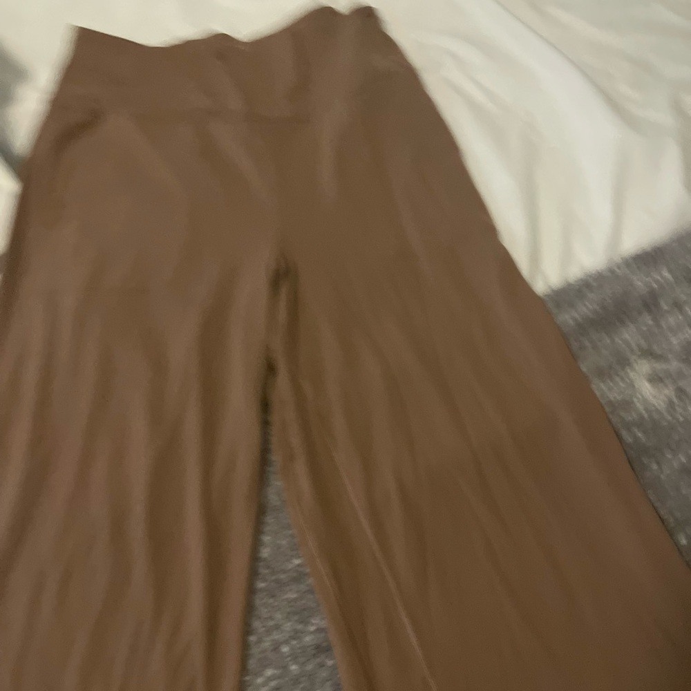 Lulu wide leg crop pant